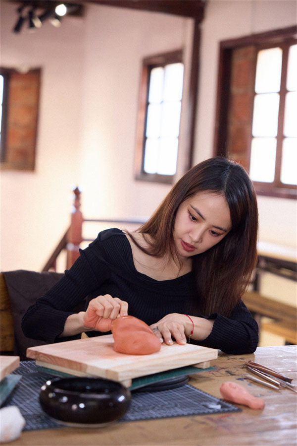 蔡依林给“美人鱼”开嘴.jpg