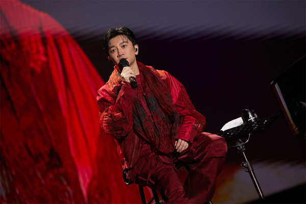 1716177150675452.jpg 苏有朋巡演长沙站唱响青春 音乐传承跨越新世代 (7).jpg
